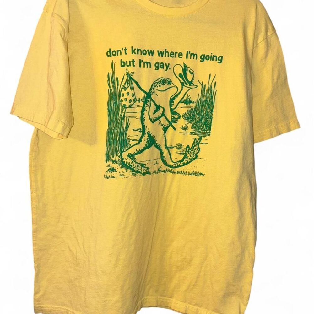 Don’t Know Where I’m Going But I’m Gay Frog Tee